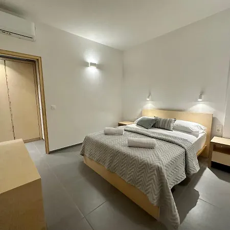 Pasithea Aparthotel