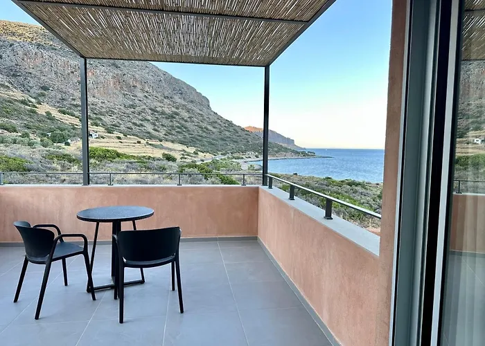 Pasithea Aparthotel 4*