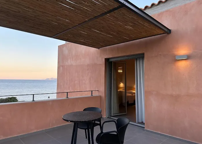 Pasithea アパートホテル モネンバシア