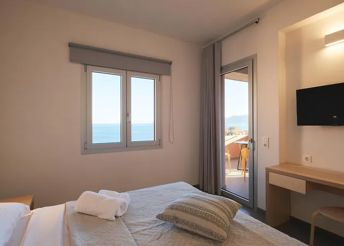 Pasithea Aparthotel 4*